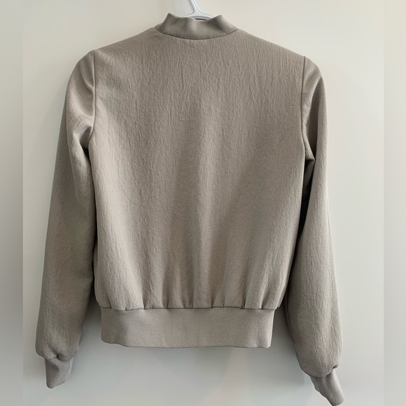 Aritzia Wilfred Poussin Bomber Grey XXS Excellent Condition Discontinued - Picture 3 of 6